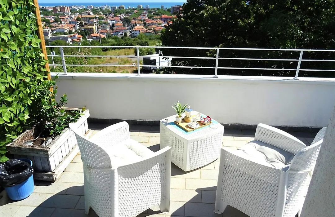 B&B Ca Bianca Ventisette Riccione-1